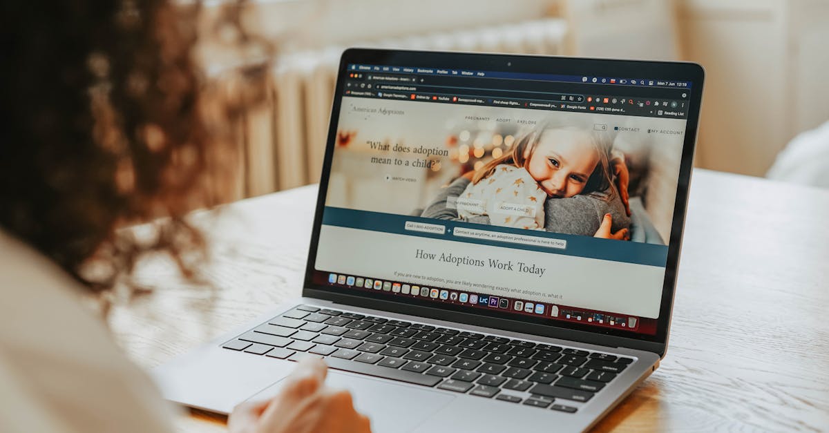 Lastenetsintä - Löydä pelin sydän: Näin pelastat kadonneet lapset yöllisestä metsästä